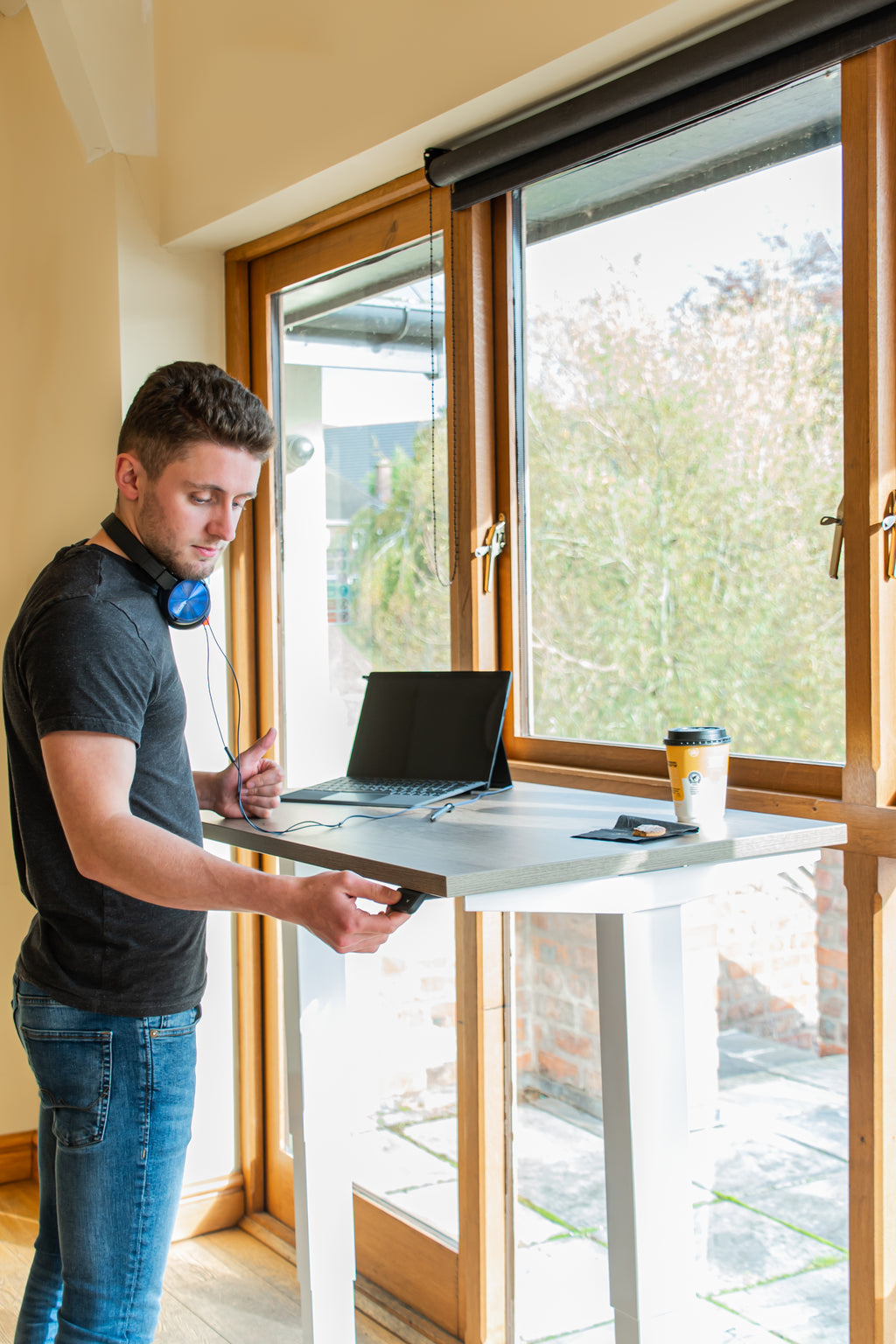 Advance Mini Height-Adjustable Desk